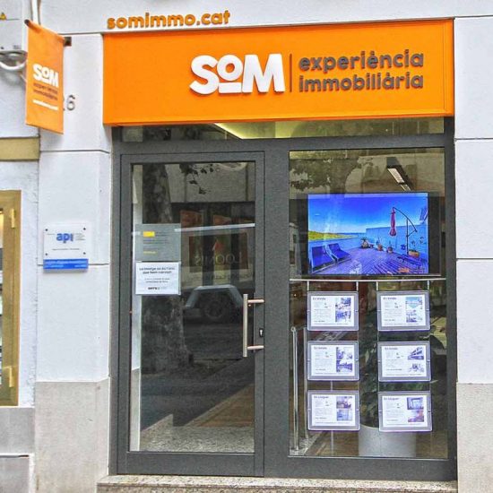 rotulacion oficinas inmobiliaria 550x550 - Aplicación de Branding en oficinas inmobiliarias